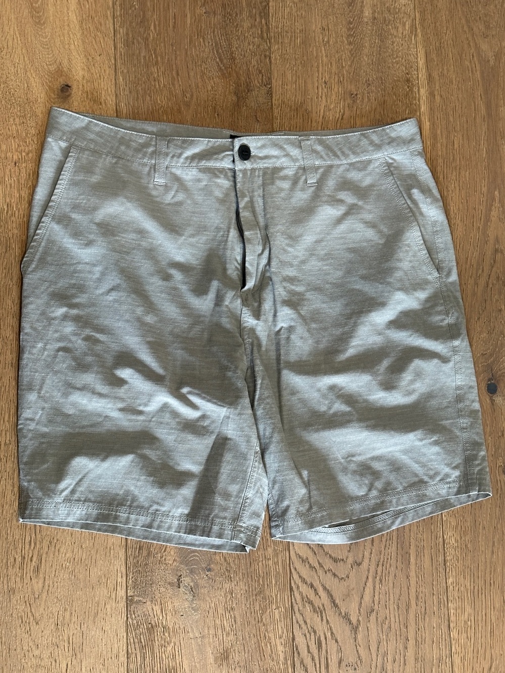 Reef Men's Light Gray Flat Front Shorts